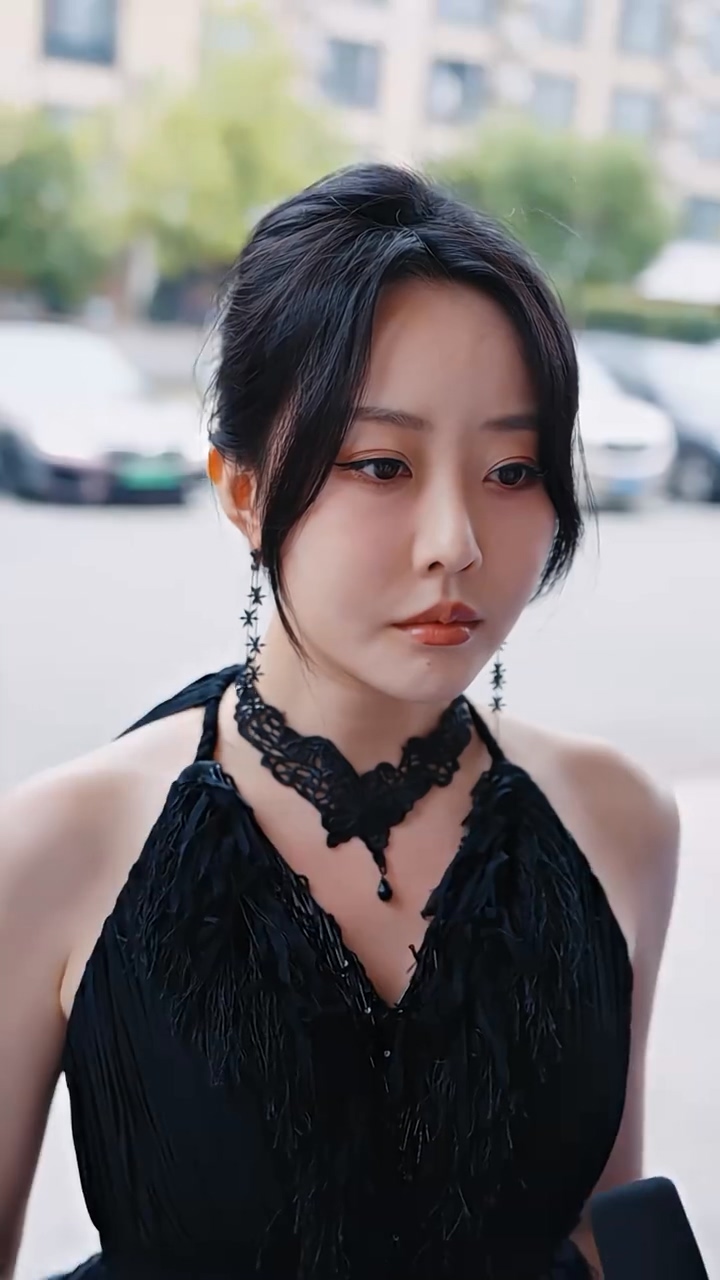 退婚后，女戰(zhàn)神后悔哭了(全集)