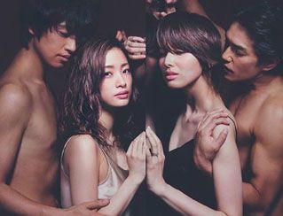 進(jìn)球如麻、奮力拼搏的女孩